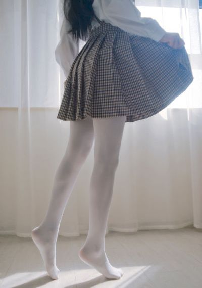 《漂亮的女邻居》hd_超清动漫免费观看